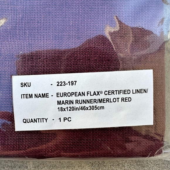 Crate & Barrel Marin 120" Merlot Red European Flax Linen Table Runner NEW - Picture 5 of 7